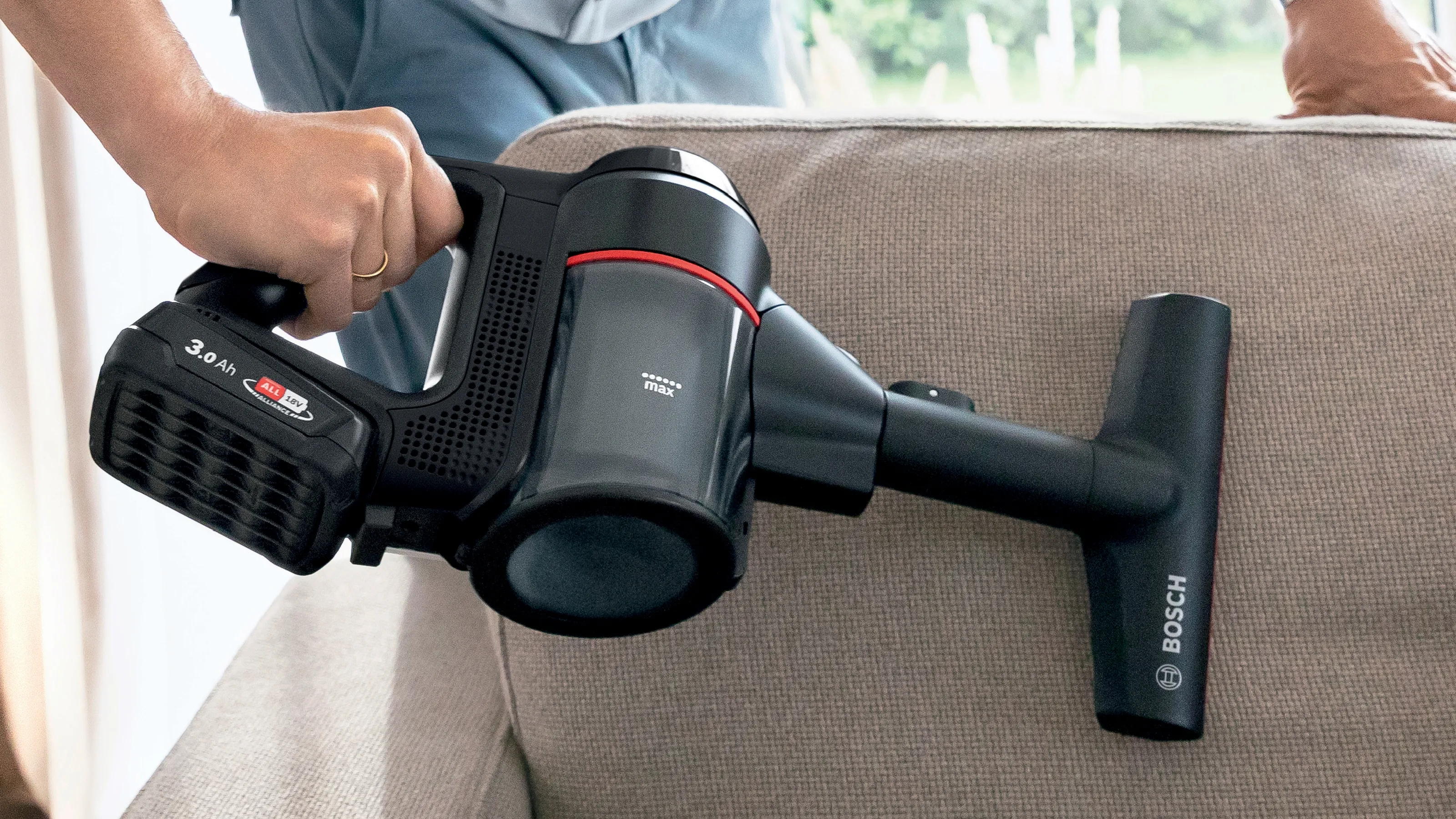 Bosch aspirateur balai Unlim. BCS712XXL