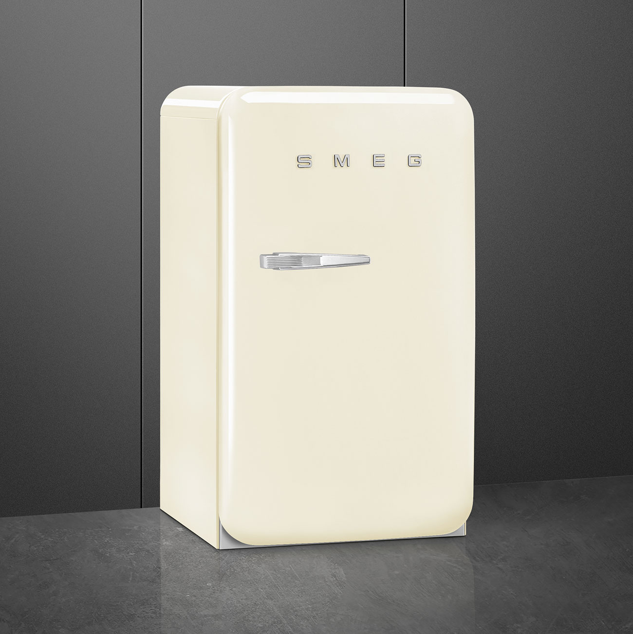 Koelkast SMEG FAB10HRCR6 / D / 97cm / Creme Koelkast SMEG FAB10HRCR6 / D / 97cm / Creme