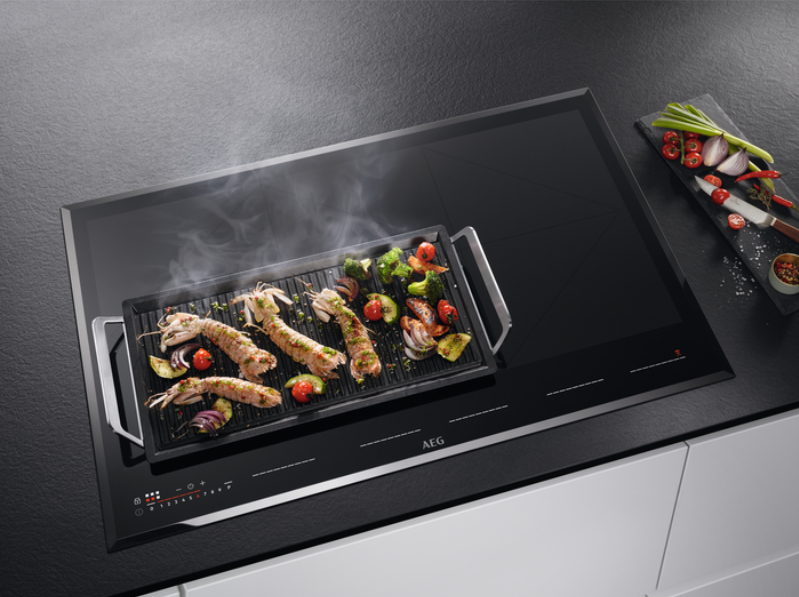 AEG IKE86683FB Noir Intégré 80 cm Plaque avec zone à induction 6 zone(s)
