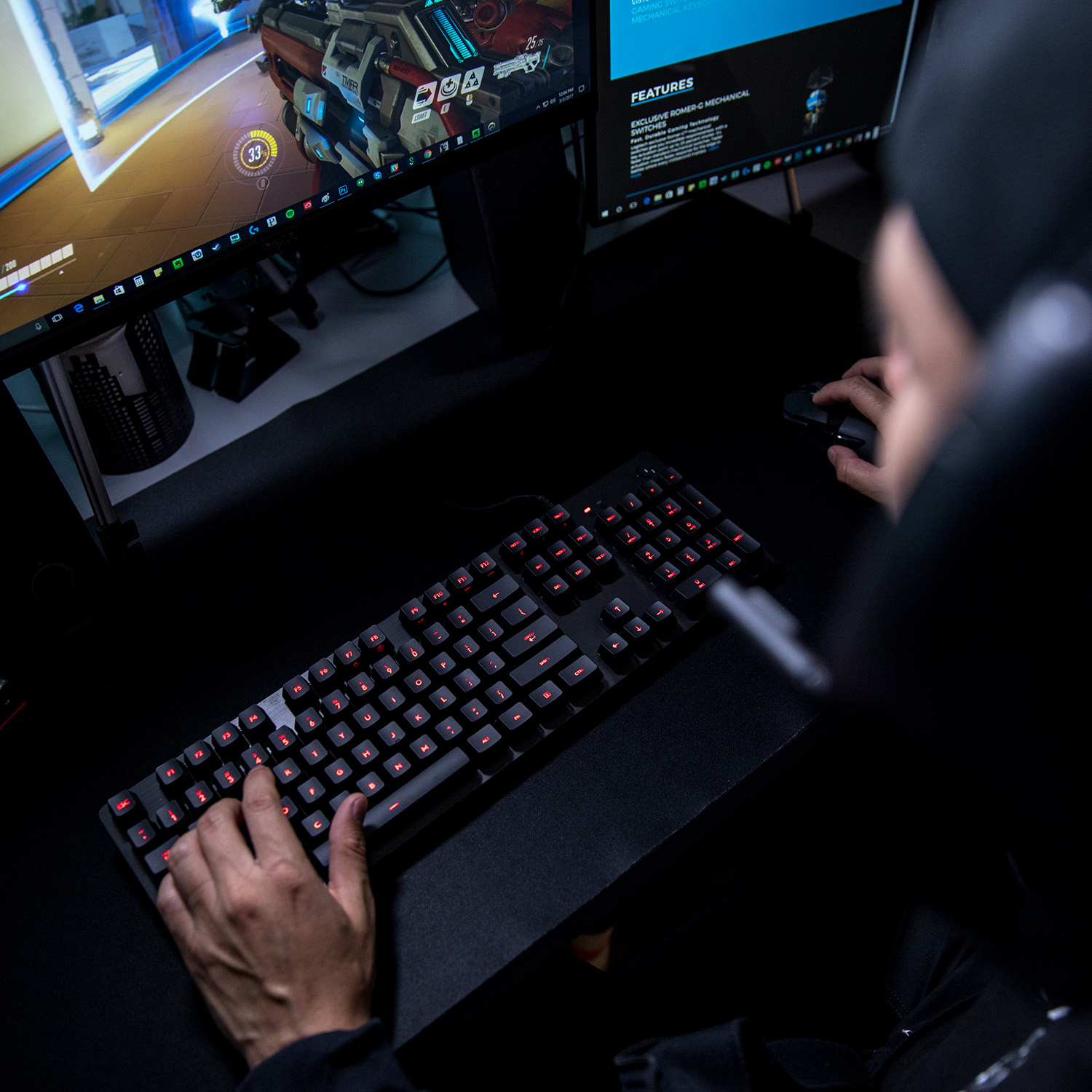 Logitech G413 toetsenbord USB AZERTY Belgisch Zwart