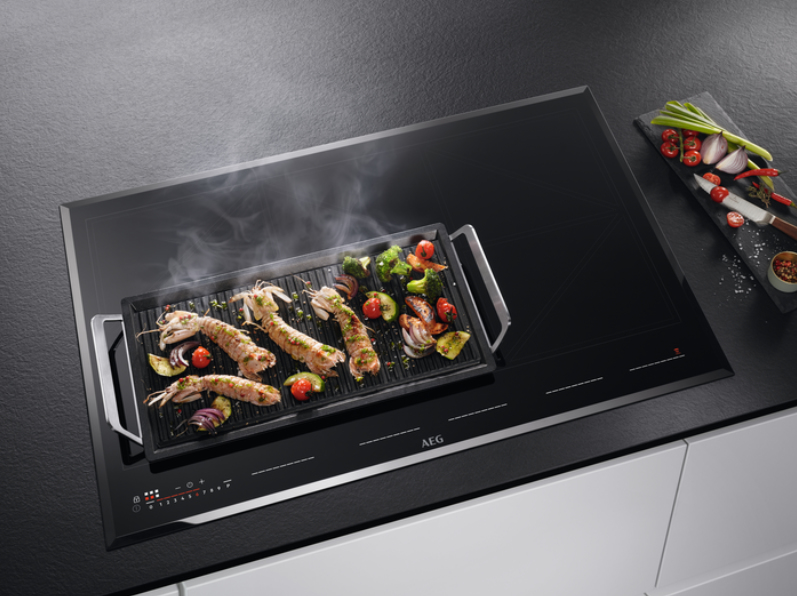 AEG IKE86683FB Noir Intégré 80 cm Plaque avec zone à induction 6 zone(s)
