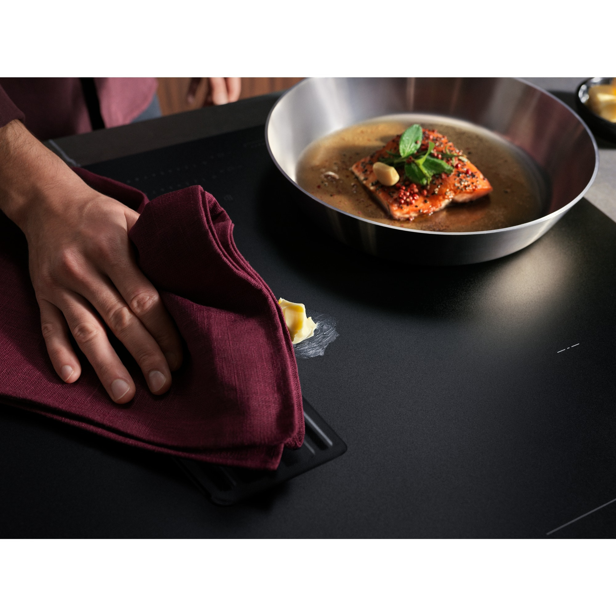 Kookplaat met afzuiging AEG 7000 ComboHob PE7000S80 SaphirMatt® 80 cm