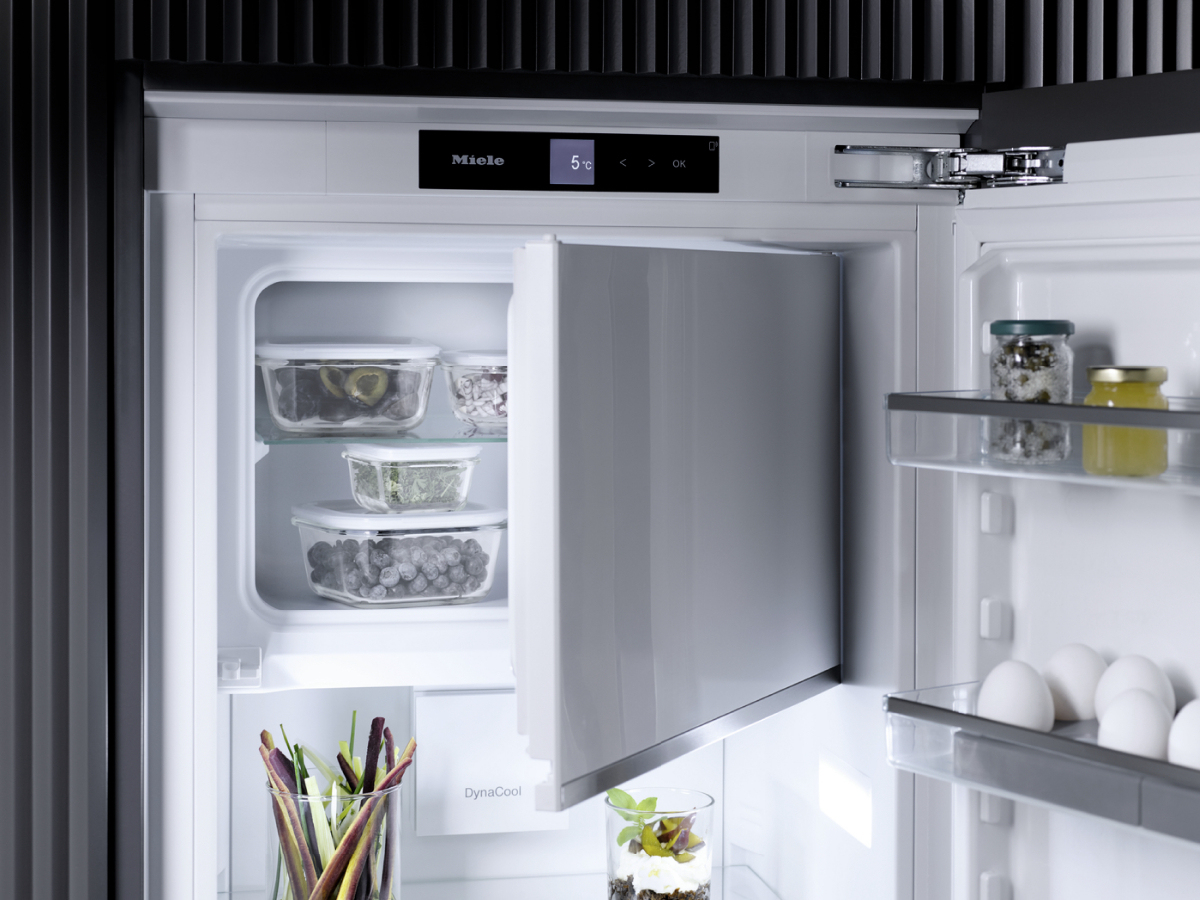 Miele K 7444 D combi-koelkast Ingebouwd 206 l Wit