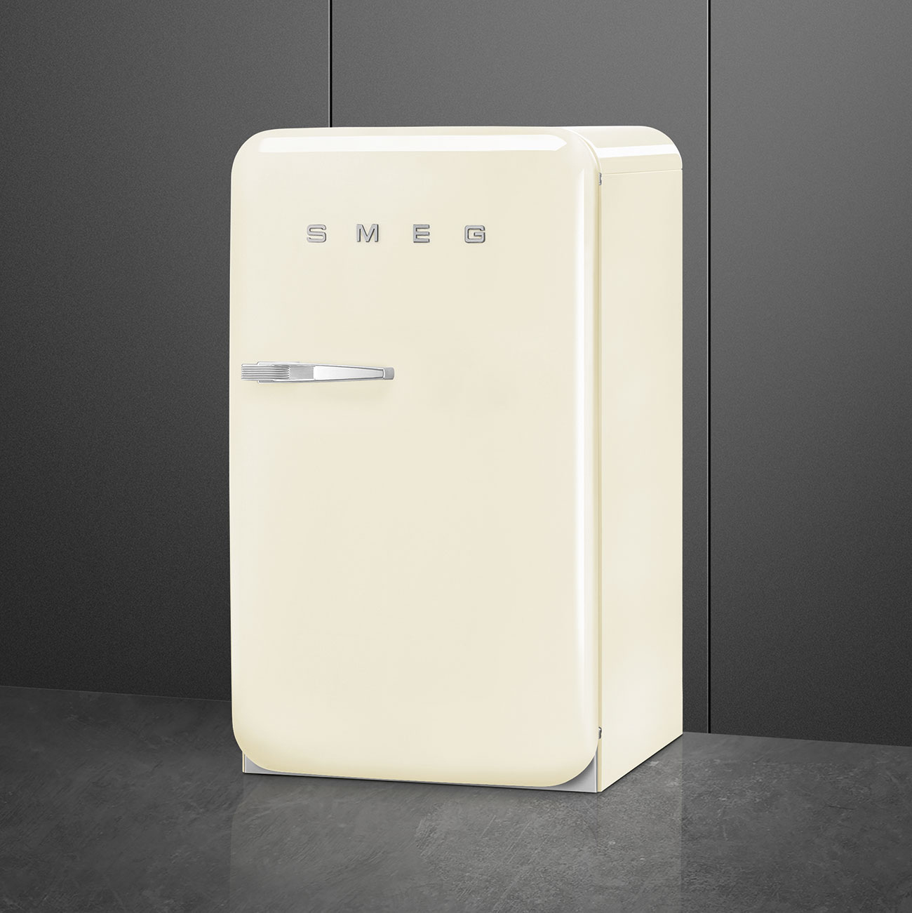 Koelkast SMEG FAB10HRCR6 / D / 97cm / Creme Koelkast SMEG FAB10HRCR6 / D / 97cm / Creme