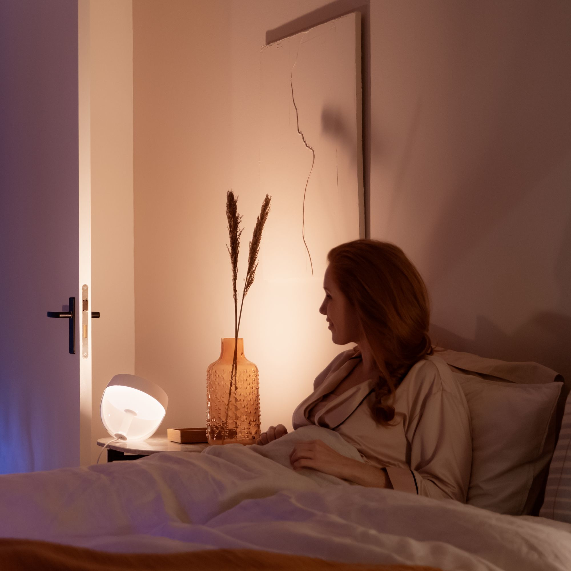 Tafellamp PHILIPS HUE Iris White Color Ambiance Zwart