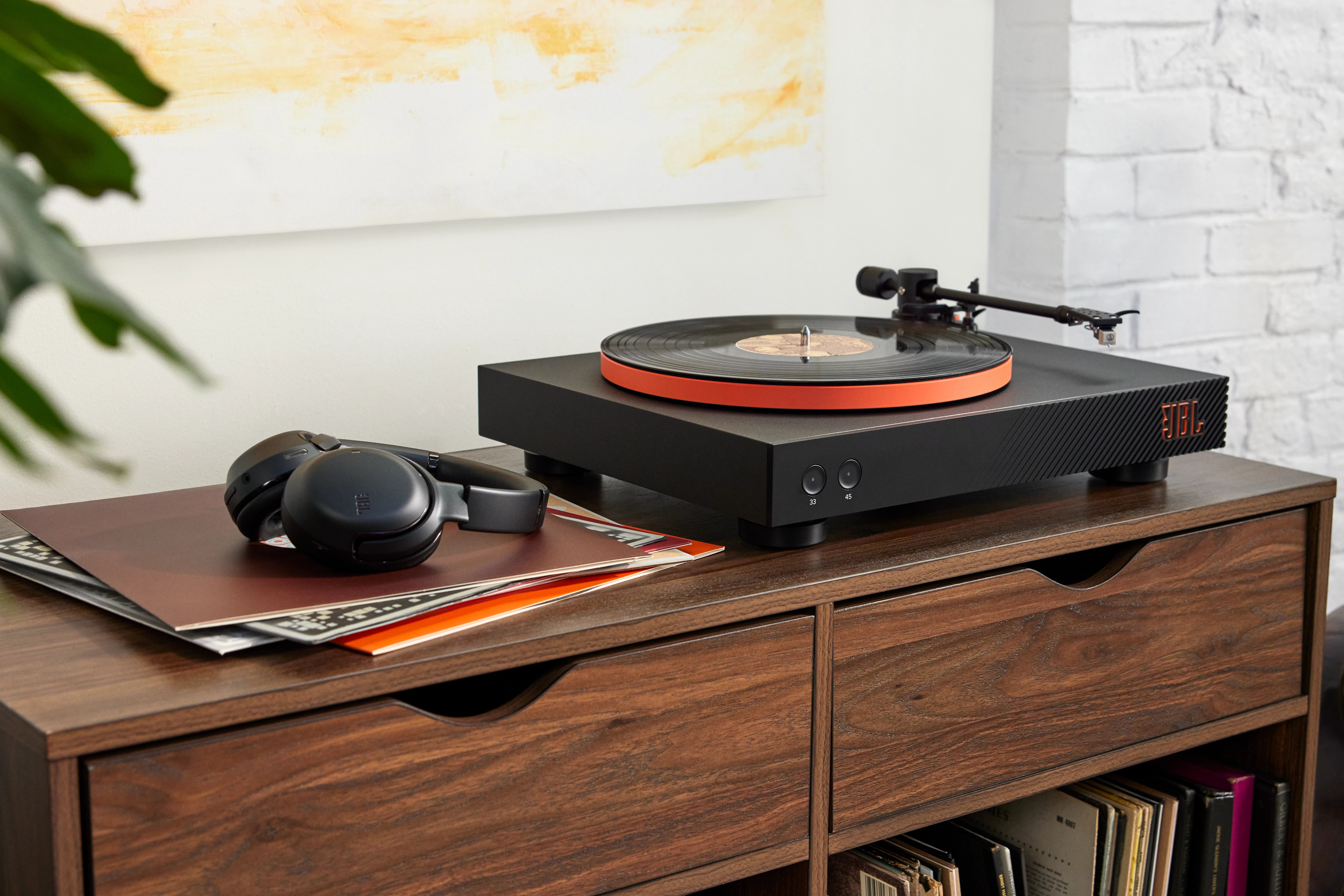 JBL SPINNERBTBLKEU BLUETOOTH TURNTABLE BLACK AND ORANGE